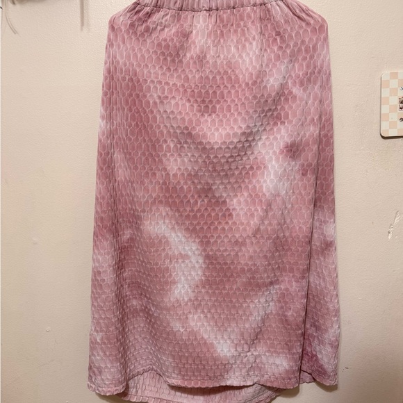 Pink Textured Ruffle Top and skirt - Picture 2 of 2